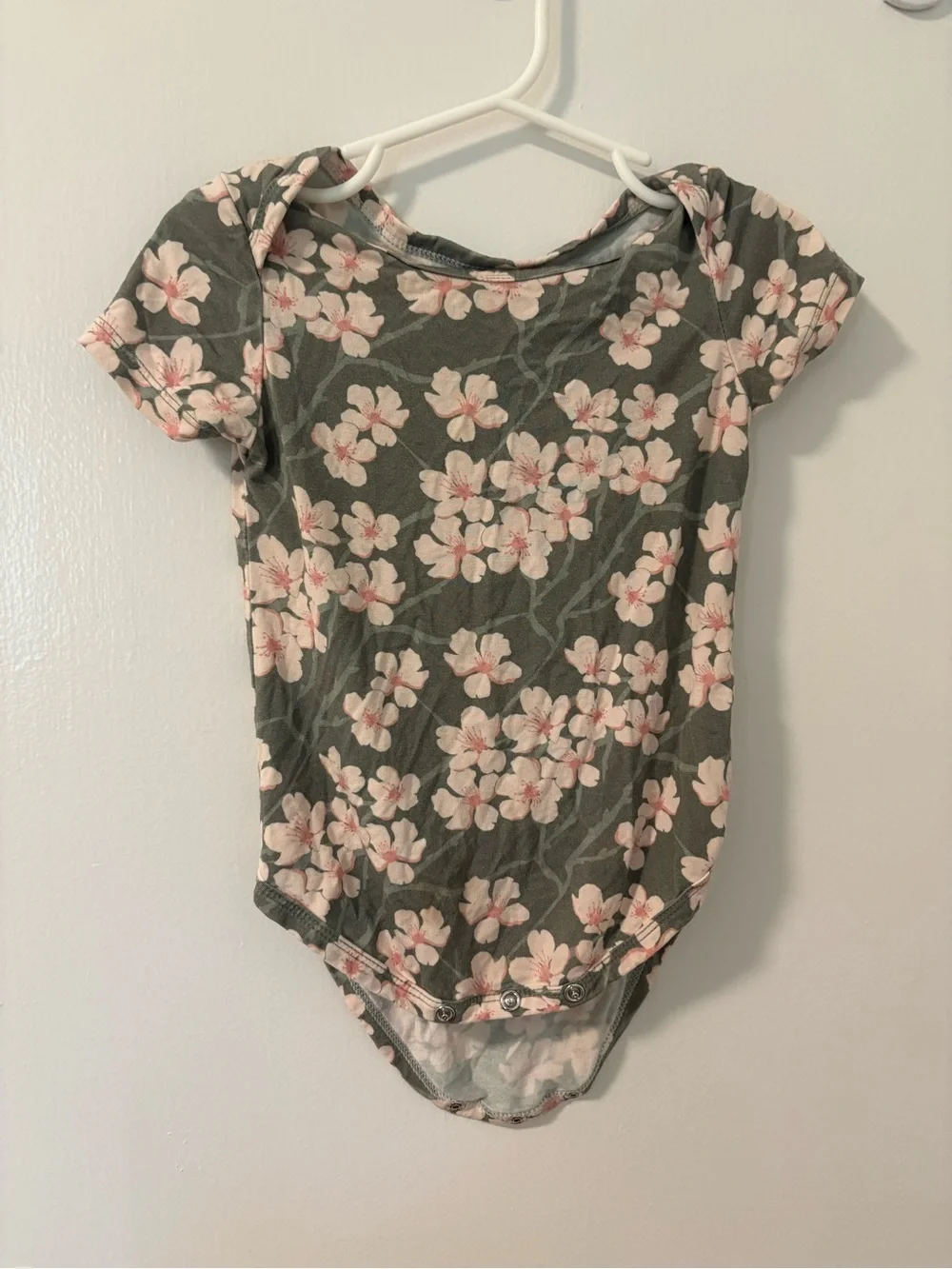 Baby Eel Floral Short-Sleeve Baby onesie Pink Blossom, Green Summer Outfit 6-12M